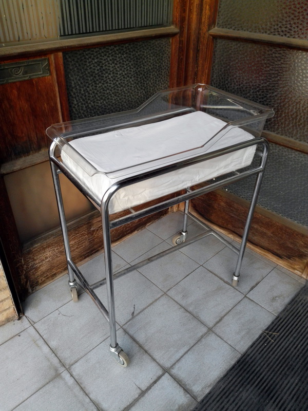 carro cuna bebe hospital+ doble espuma inox plastico 92x68-78x38-46 (65eu) 1u